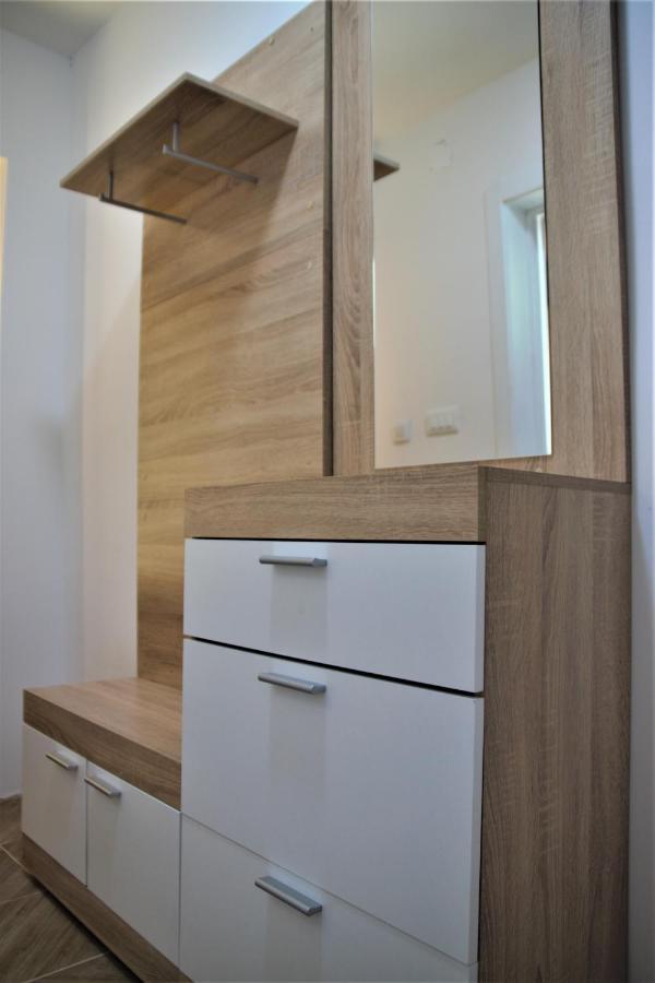 Central Modern Apt With Garden สตรูกา ภายนอก รูปภาพ